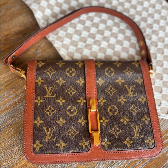 **SOLD**Louis Vuitton Monogram Rond Point - Picture 1 of 14